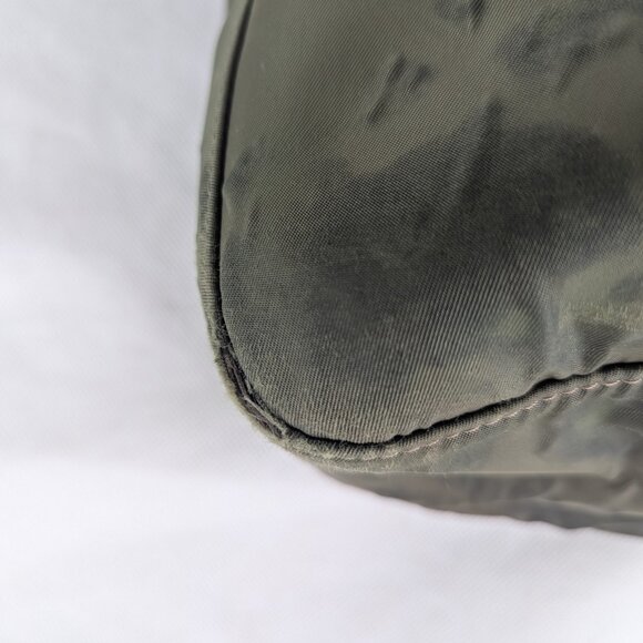 Share Authentic Longchamp Hobo Shoulder Bag Nylon/Leather Green Made in France - Picture 10 of 11